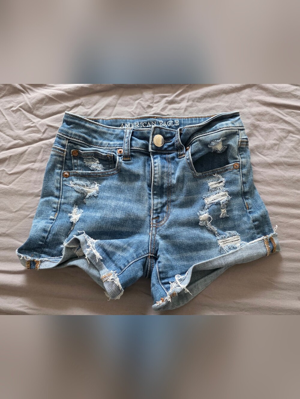 American Eagle Outfitters Distressed Denim Shorts - Light Blue Wash Size 2